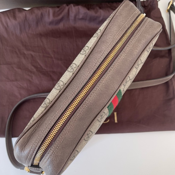 GUCCI SUPREME GG SHOULDER BAG - Picture 5 of 16